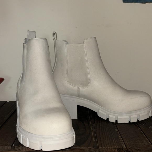Ivory Booties - Picture 5 of 5
